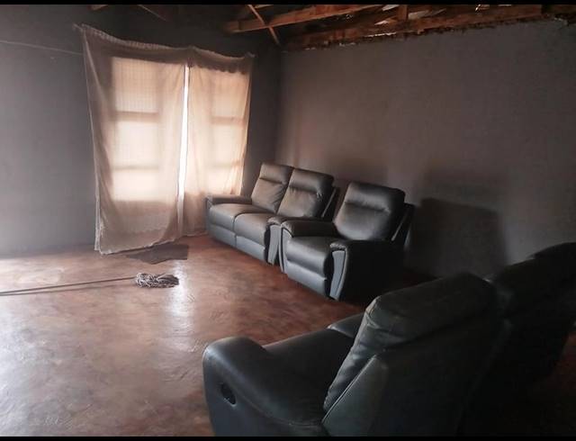 3 BEDROOM HOUSE FOR SALE IN LUNUNGWI